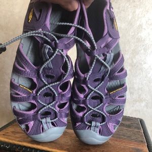 Keen water-shoes waterproof sandals size 5